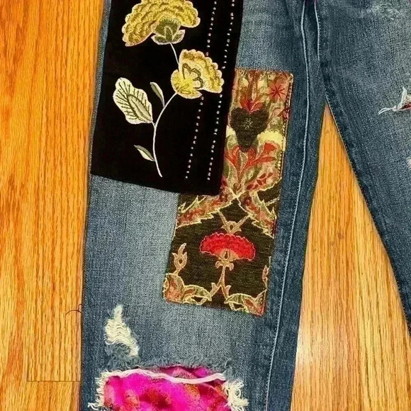 Free People Lux Embellished & Patch Boyfriend Jeans - Size 25 - Picture 9 of 16